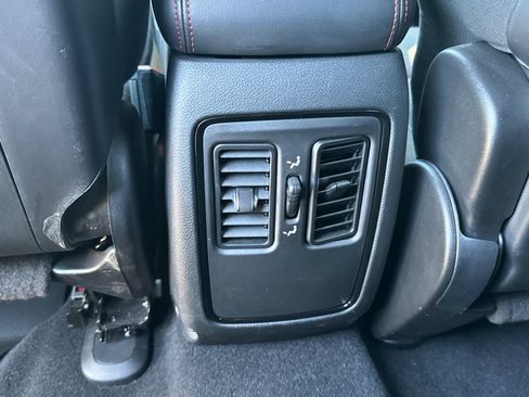 Used 2025 Dodge Durango GT RWD image 25