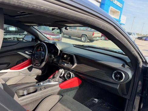 Used 2022 Chevrolet Camaro SS RWD image 8