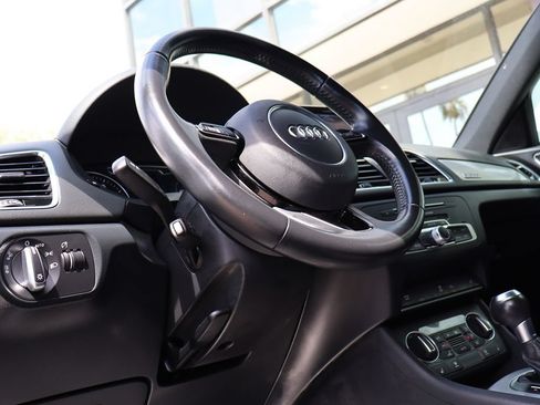 Used 2018 Audi Q3 2.0T Premium w/ Convenience Package AWD/4WD image 41