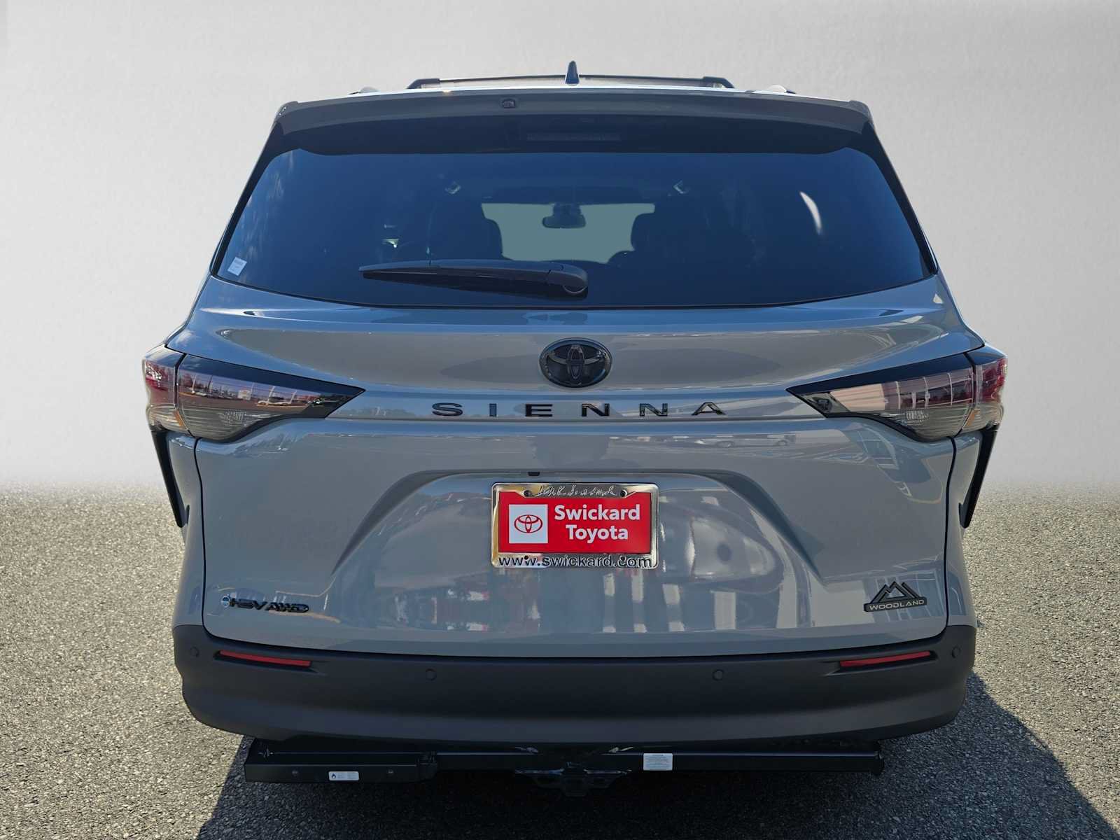 New 2026 Toyota Sienna XLE Woodland Edition AWD/4WD image 4