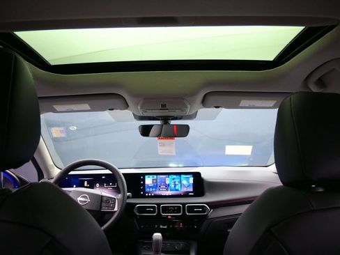 New 2026 Nissan Sentra SR w/ SR Premium Package FWD image 12