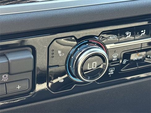 New 2026 GMC Sierra 1500 SLE image 21