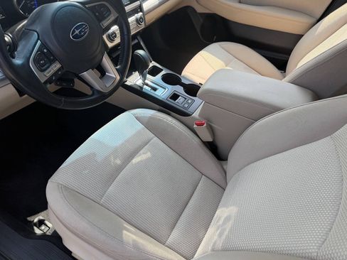 Used 2017 Subaru Outback 2.5i Premium AWD/4WD image 17