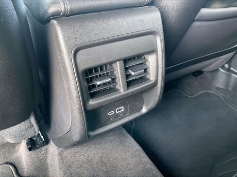 Used 2025 Cadillac XT4 Premium Luxury image 24