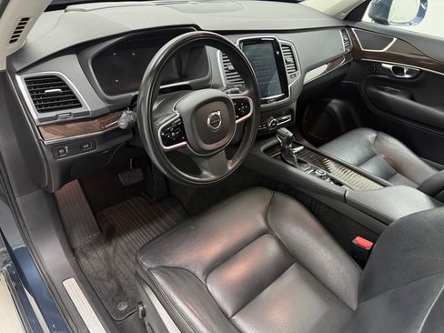 Used 2019 Volvo XC90 T6 Momentum w/ Advanced Package image 9