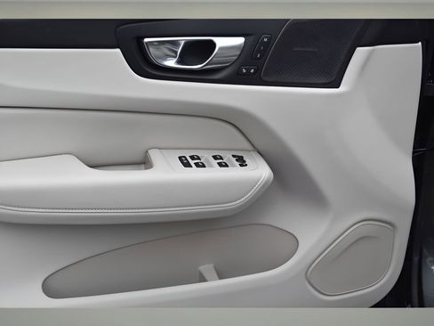 New 2026 Volvo XC60 B5 Ultra w/ Protection Package Premier image 26