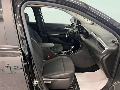 Used 2025 Buick Encore GX Preferred AWD/4WD image 10