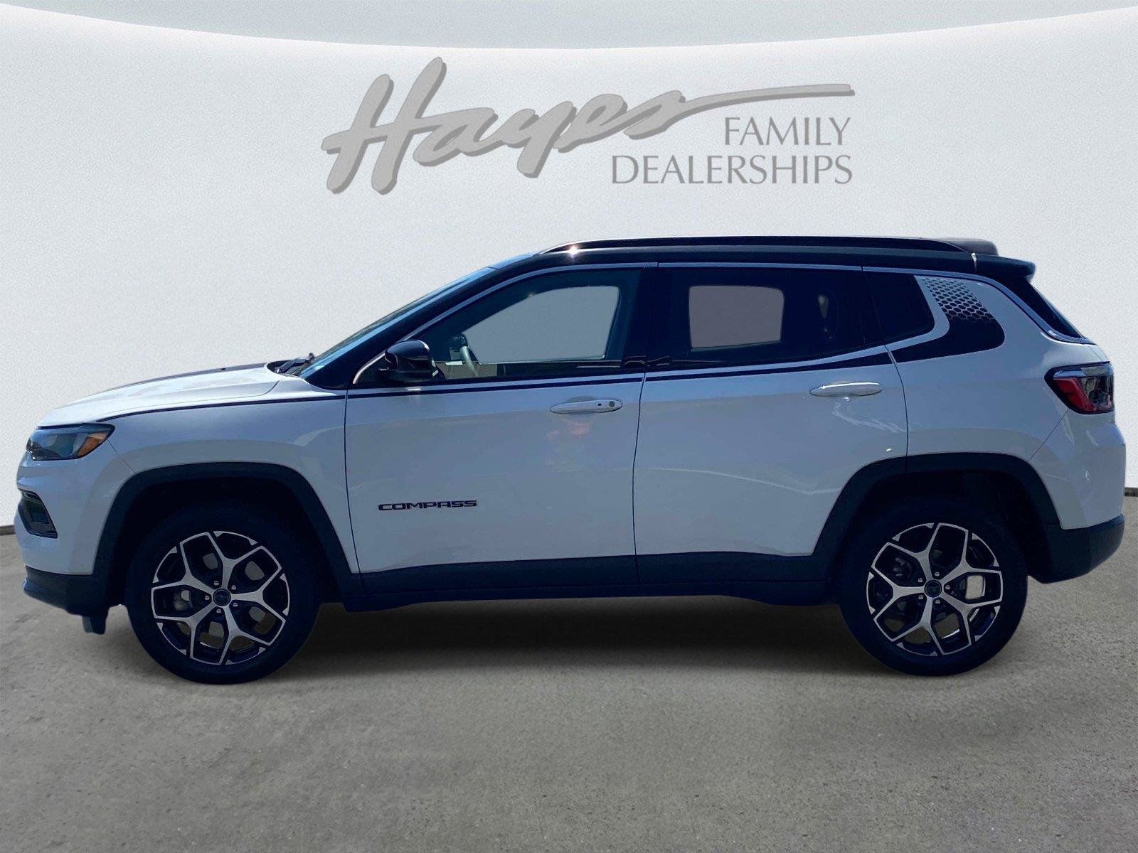 Used 2025 Jeep Compass Limited w/ Mopar Graphics Package AWD/4WD image 9
