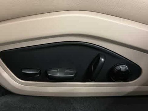 Used 2021 Porsche Taycan RWD image 15