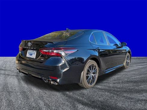 Used 2024 Toyota Camry SE w/ Convenience Package FWD image 4