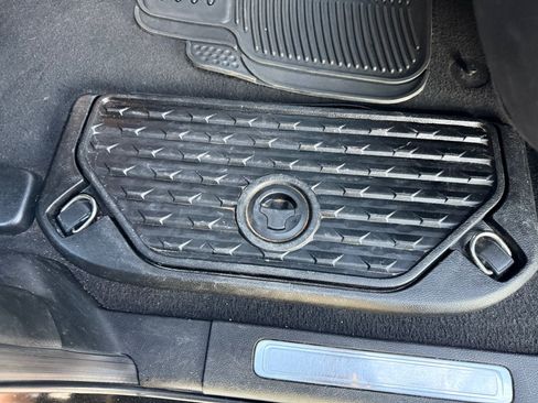 Used 2019 RAM 1500 Laramie AWD/4WD image 16