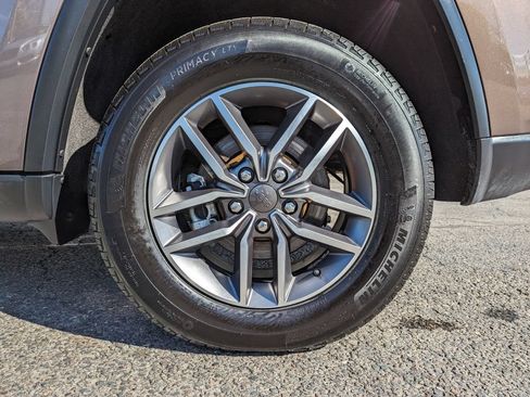 Used 2021 Jeep Grand Cherokee Limited AWD/4WD image 47
