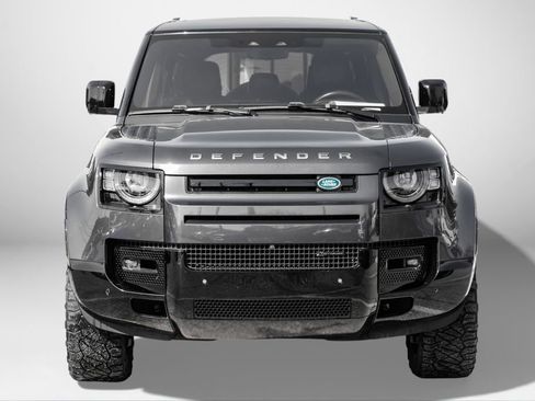 Used 2022 Land Rover Defender 110 X-Dynamic HSE image 3