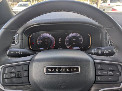Used 2024 Jeep Wagoneer L Series II w/ Flexible Seating Group AWD/4WD image 38