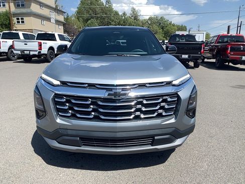 Used 2026 Chevrolet Equinox LT w/ Safety and Technology Package FWD image 3