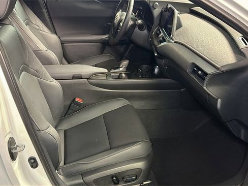 Used 2025 Lexus UX 300h AWD image 11