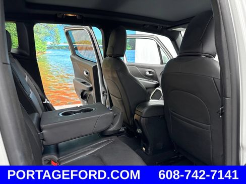 Used 2019 Jeep Renegade Limited w/ Quick Order Package 22P AWD/4WD image 33