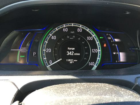 Used 2015 Honda Accord Touring image 2