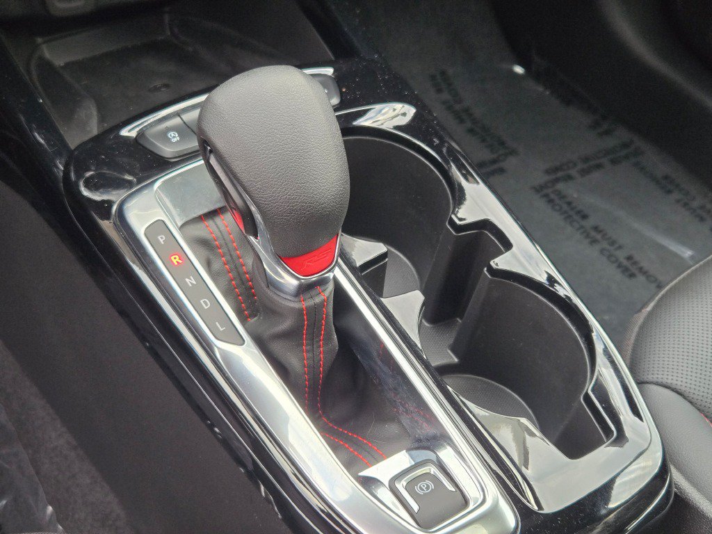 Certified 2024 Chevrolet Trax RS w/ Sunroof Package FWD image 28