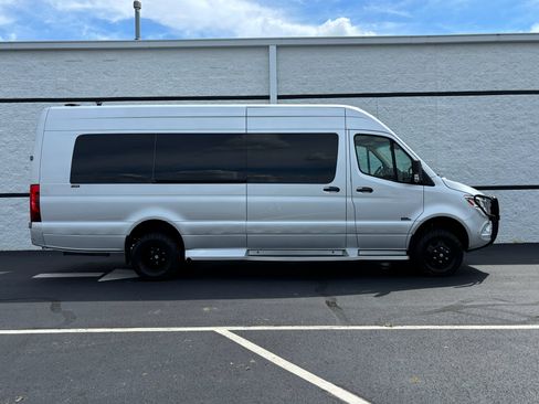 Used 2020 Mercedes-Benz Sprinter 3500 image 6
