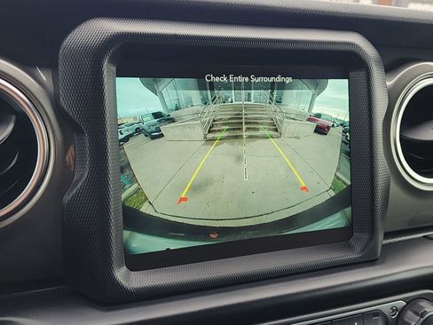 Used 2022 Jeep Wrangler Unlimited Sahara w/ LED Lighting Group image 23