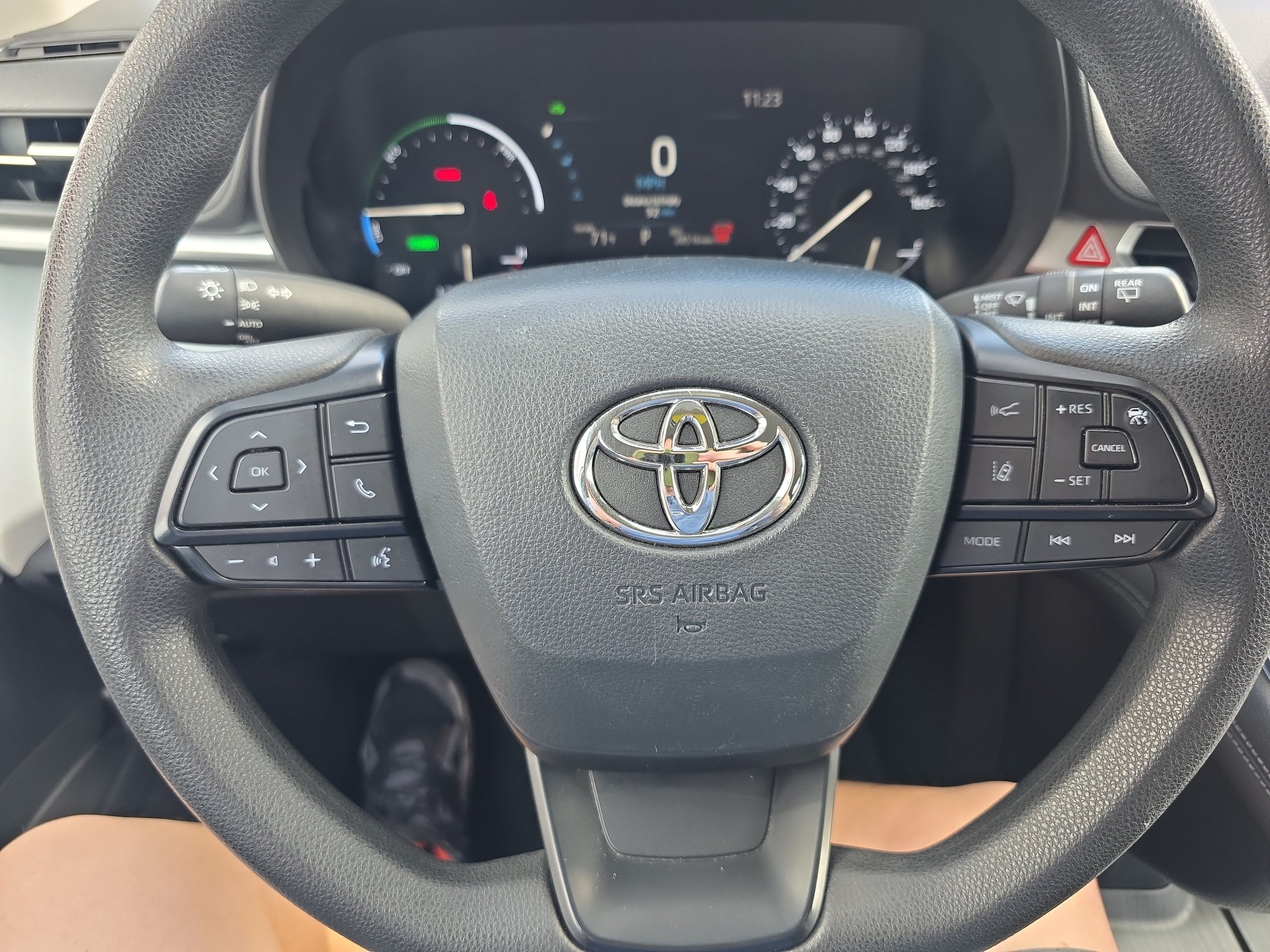 Used 2025 Toyota Sienna LE AWD/4WD image 21