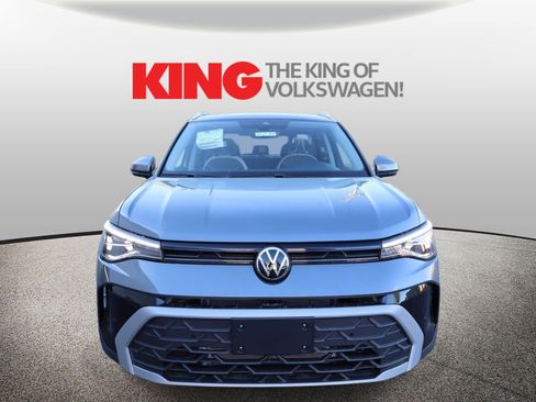 New 2026 Volkswagen Taos SE image 8