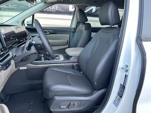 New 2026 Kia Carnival FWD image 9