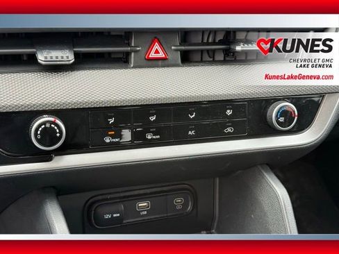 Used 2025 Kia Sportage LX image 27