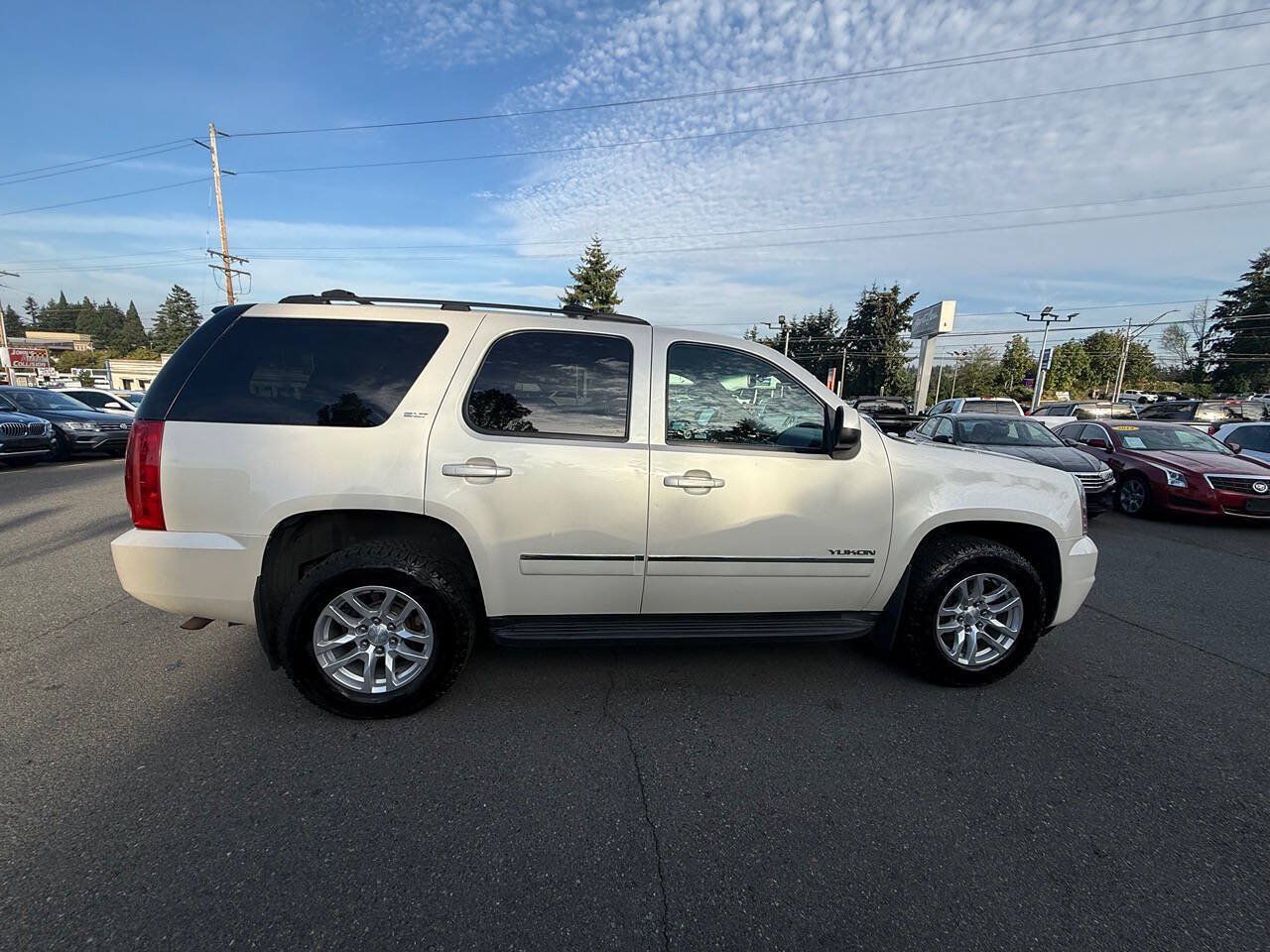 Used 2012 GMC Yukon SLT w/ SLT-2 Equipment Package AWD/4WD image 5