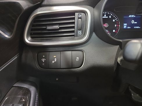 Used 2020 Kia Sorento LX image 25
