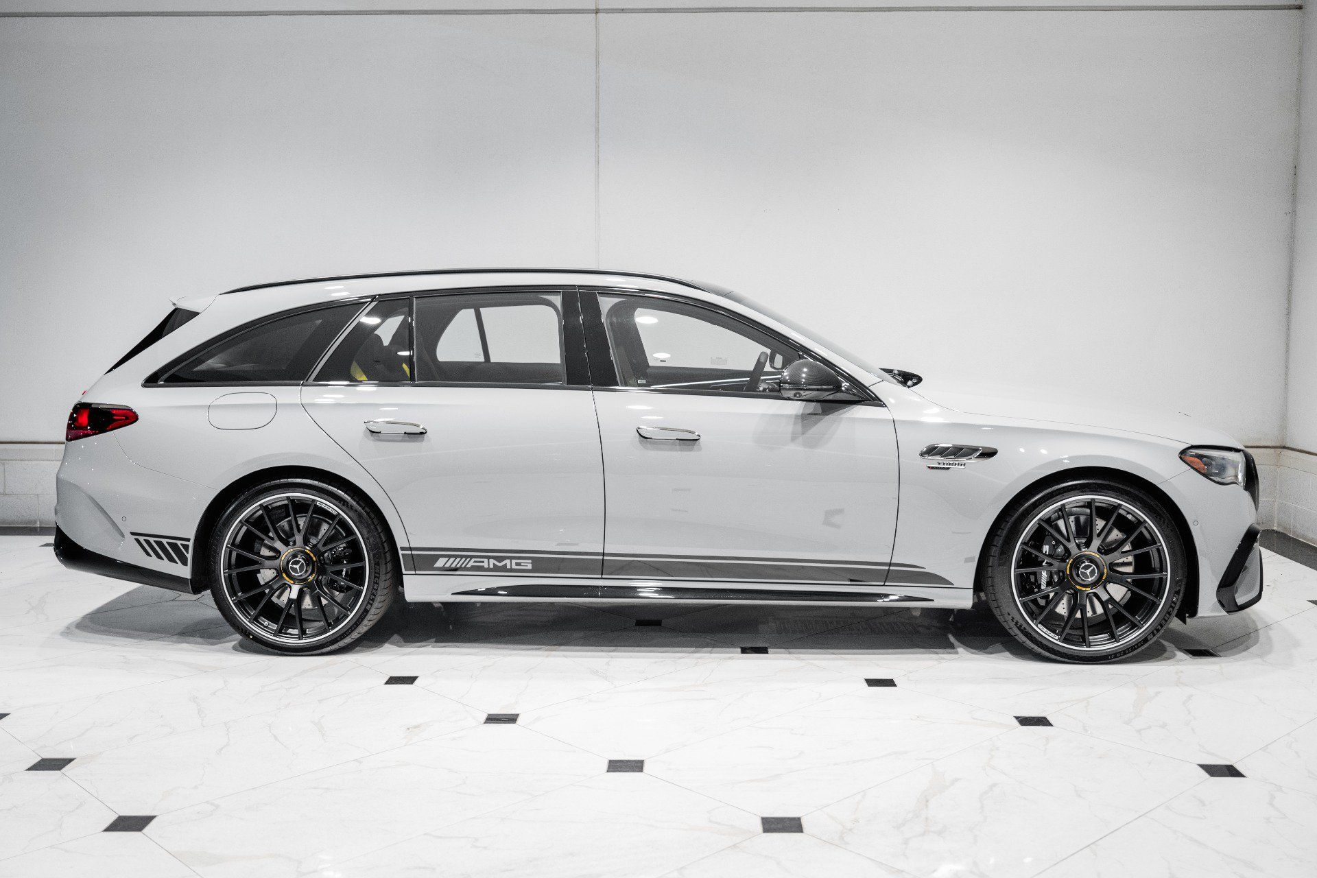 Used 2026 Mercedes-Benz E 53 AMG e 4MATIC Wagon image 6