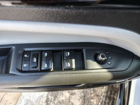 Used 2024 Jeep Compass Limited w/ Elite Group image 23