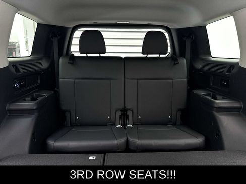 Used 2025 Hyundai Santa Fe SEL FWD image 9