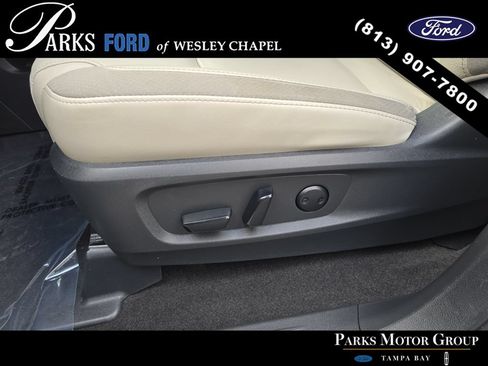 Used 2023 Nissan Pathfinder SL AWD/4WD image 20