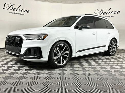 Used 2023 Audi SQ7 Prestige w/ Prestige Package AWD/4WD image 3
