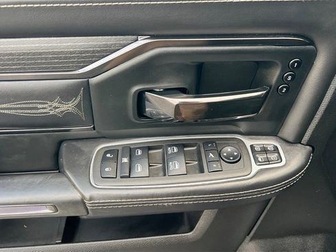 Used 2024 RAM 2500 Limited image 12