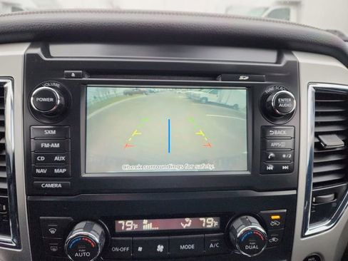 Used 2018 Nissan Titan SL image 47