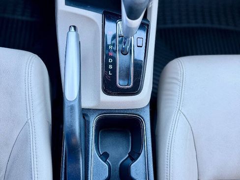 Used 2013 Honda Civic Hybrid Sedan image 21