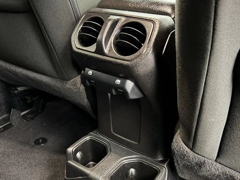 Used 2021 Jeep Gladiator Sport AWD/4WD image 28
