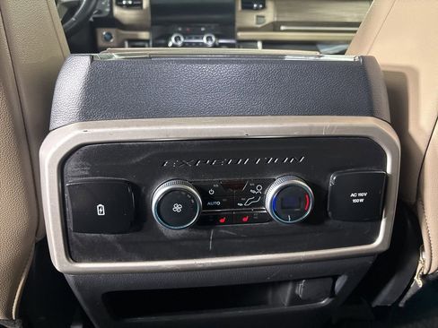 Used 2024 Ford Expedition Limited image 26