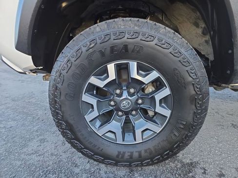 Used 2023 Toyota Tacoma TRD Off-Road image 5