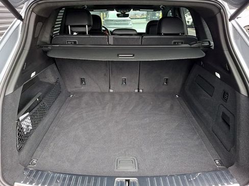 Certified 2025 Porsche Cayenne GTS AWD/4WD image 32