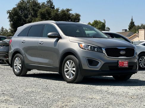 Used 2016 Kia Sorento LX w/ LX Convenience Package FWD image 10