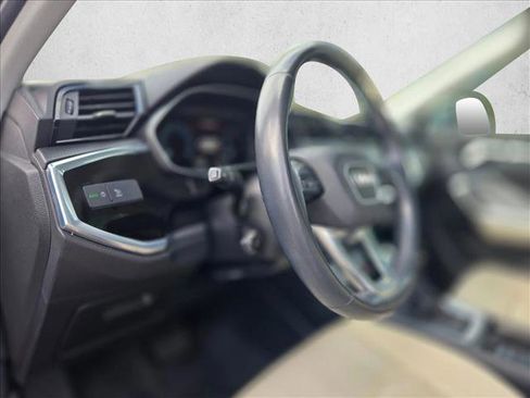 Used 2022 Audi Q3 2.0T Premium Plus image 9