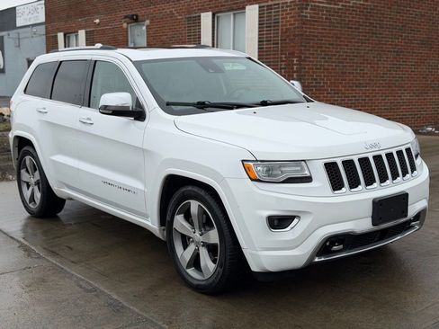 Used 2015 Jeep Grand Cherokee Overland w/ Advanced Technology Group AWD/4WD image 3
