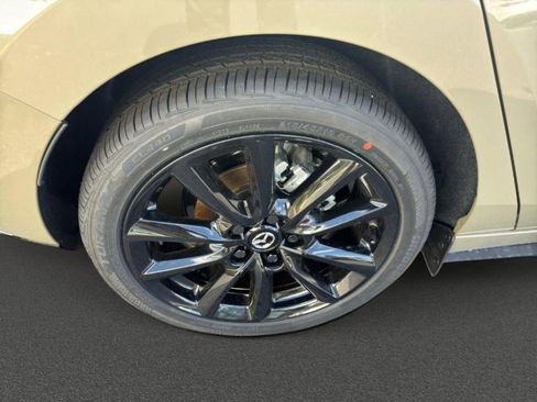 Certified 2025 MAZDA MAZDA3 Carbon AWD/4WD image 12