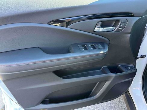 Used 2025 Honda Ridgeline Black Edition image 12