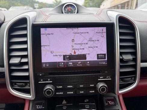 Used 2017 Porsche Cayenne Platinum Edition AWD/4WD image 13