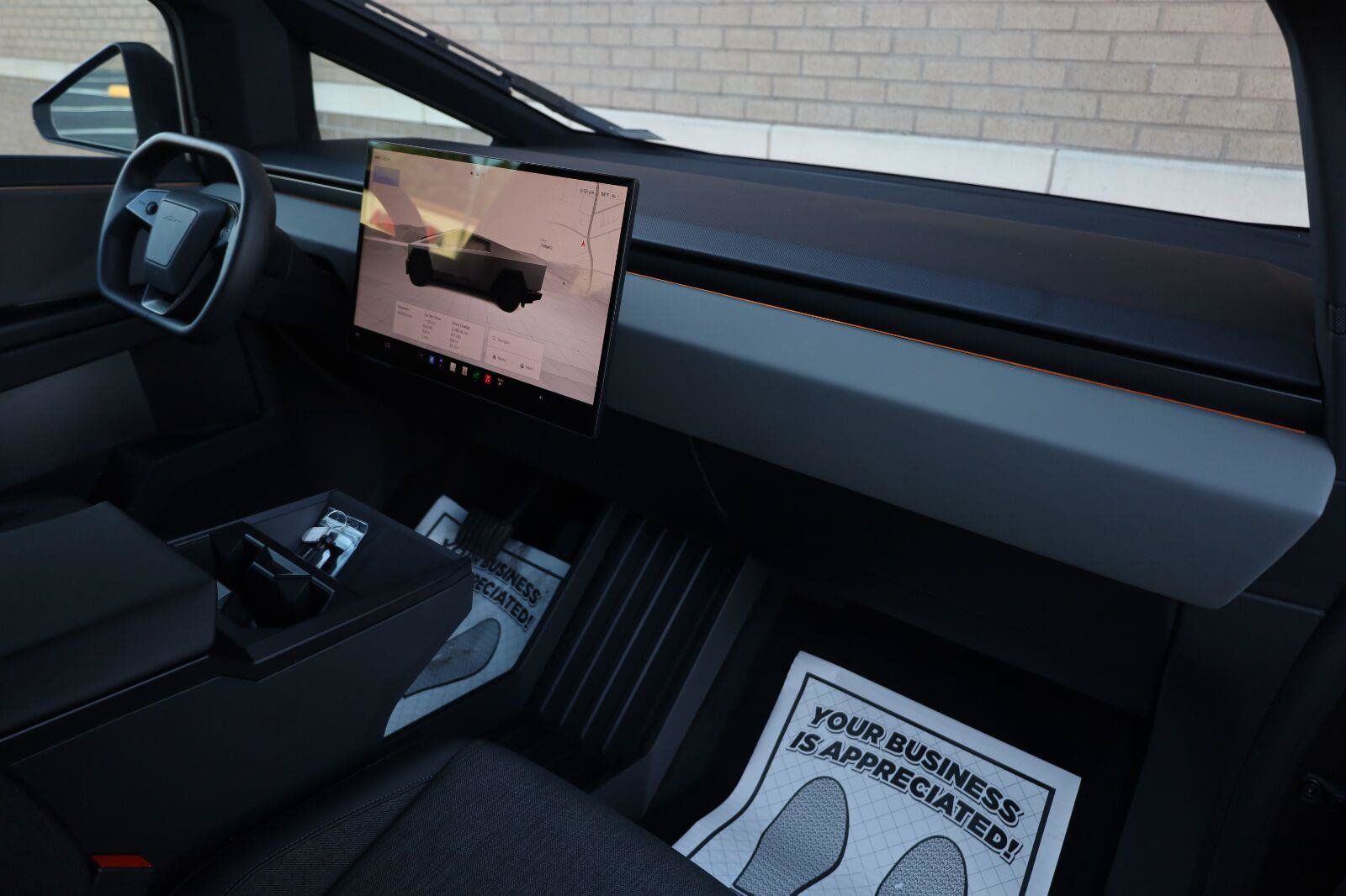 Used 2025 Tesla Cybertruck 2WD Crew Cab image 30